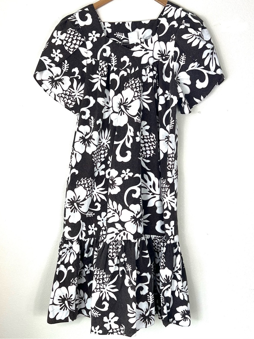 Vintage Polynesian Hawaiian Floral Muumuu Dress Brown White Hibiscus Pineapple